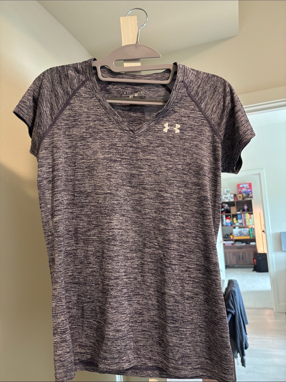 Under Armour Women's Black Heathered V-Neck Performance Tee